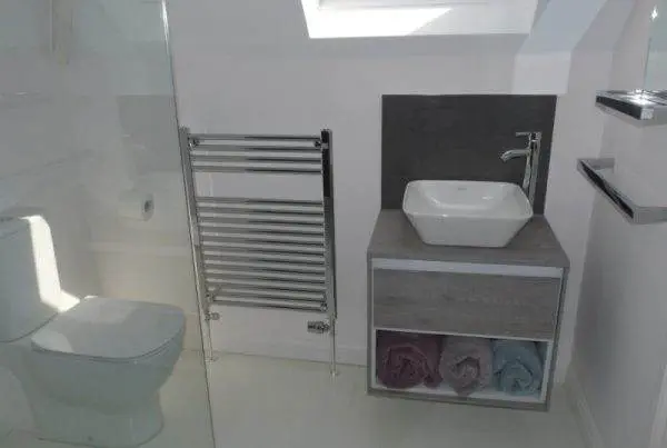 Vanity unit and sit on basin