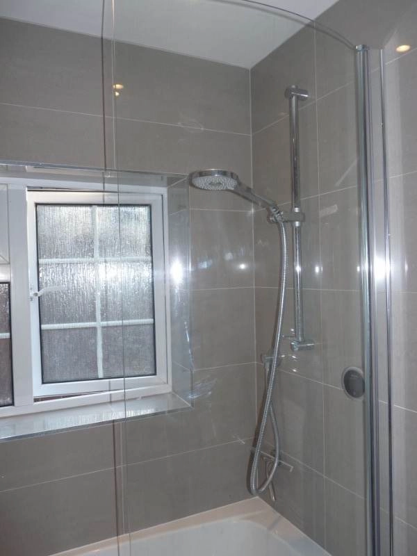 Aqulisa-Digital-shower-over-showerbath