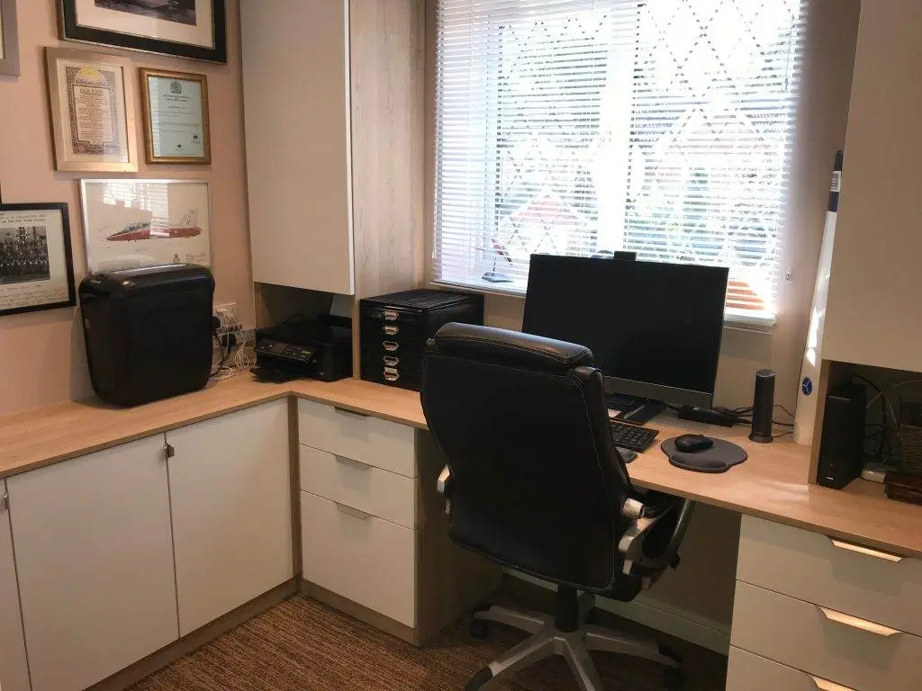 corner home office