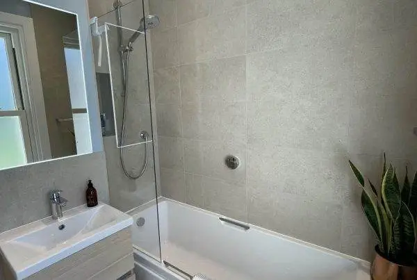 Main Bathroom with Modular furniture and Shower over Bath_0851 (Large)