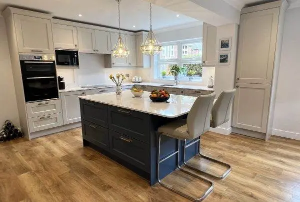 Modern Ensuite in Crookham Village(Large)